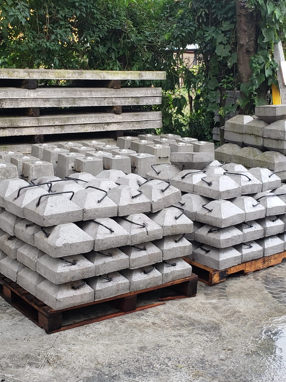 Imagen de Anclas y fondos para postes eléctricos